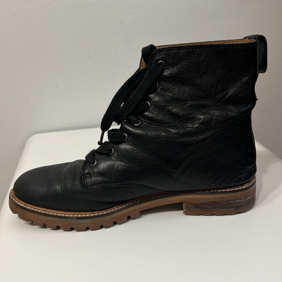 Madewell women’s 7.5 lace-up black leather boots with lug soles, 1” heel - Picture 7 of 14